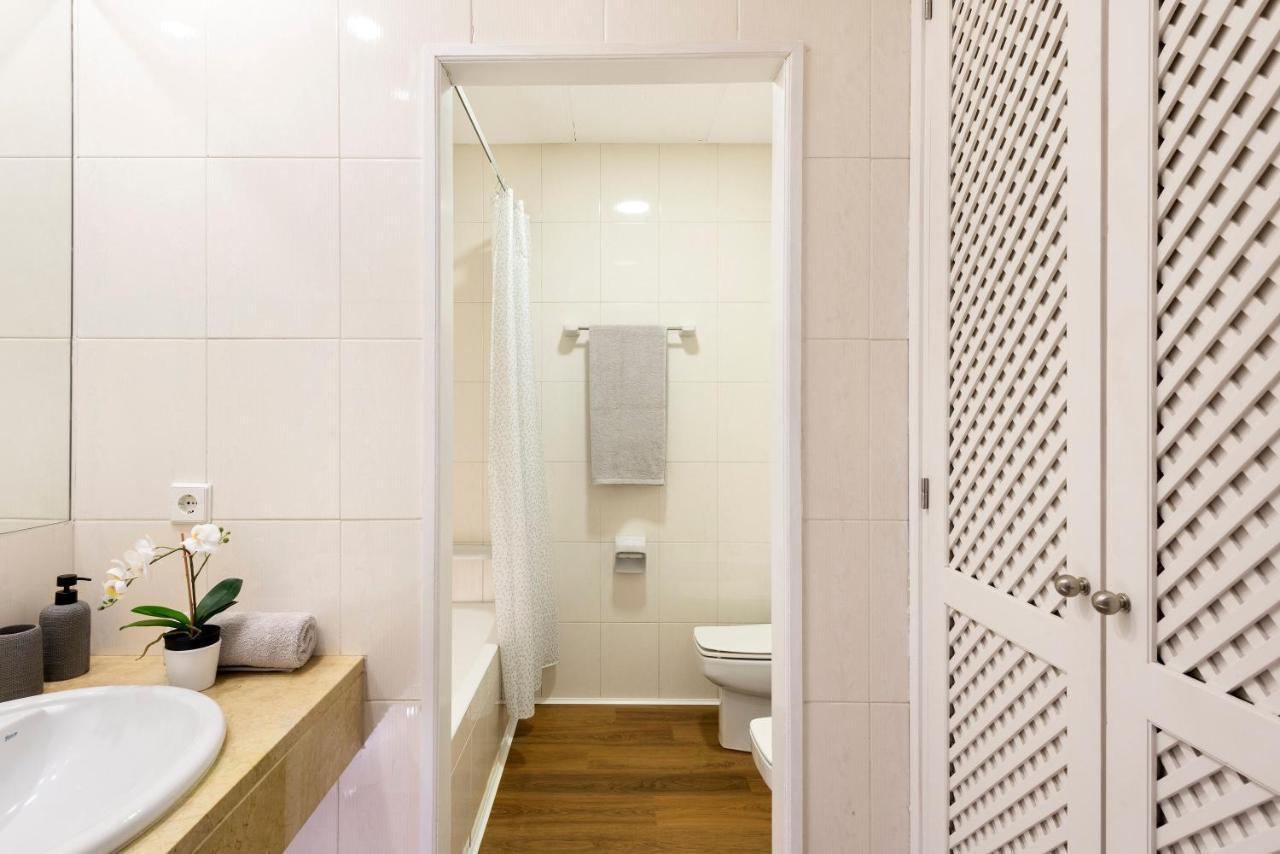 Micampus Armendariz Student Residence Sevilha Exterior foto